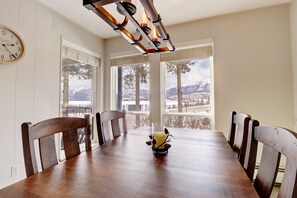 Condo, 2 Bedrooms | Dining