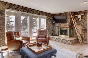 Condo, 2 Bedrooms | Interior