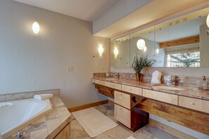 Maison, 4 chambres | Salle de bain