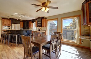 Stadtwohnung, 4 Schlafzimmer | Eigene Küche