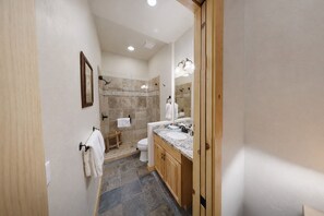 Condo, 2 Bedrooms | Bathroom | Towels, shampoo - 3d Timberwolf Mountain Retreat 2 Bedroom Condo (Park City)