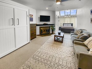 Studio | Living area - 165 Ski-in Ski-out Studio At Park City Mountain Resort. Pool, Hottub, Gym. Studio (Park City)