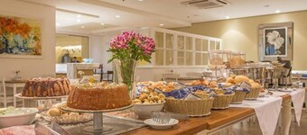 Premium Suite No. 102 at the Metropolitan Hotel in Bauru, with magnificent breakfast