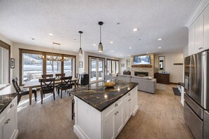 Condo, 2 chambres | Intérieur