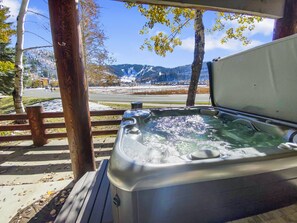 Appart'hôtel, 2 chambres | Bain à remous extérieur