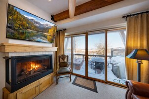 Condo, 2 Bedrooms | Interior