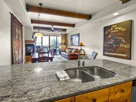 Condo, 2 Bedrooms | Interior