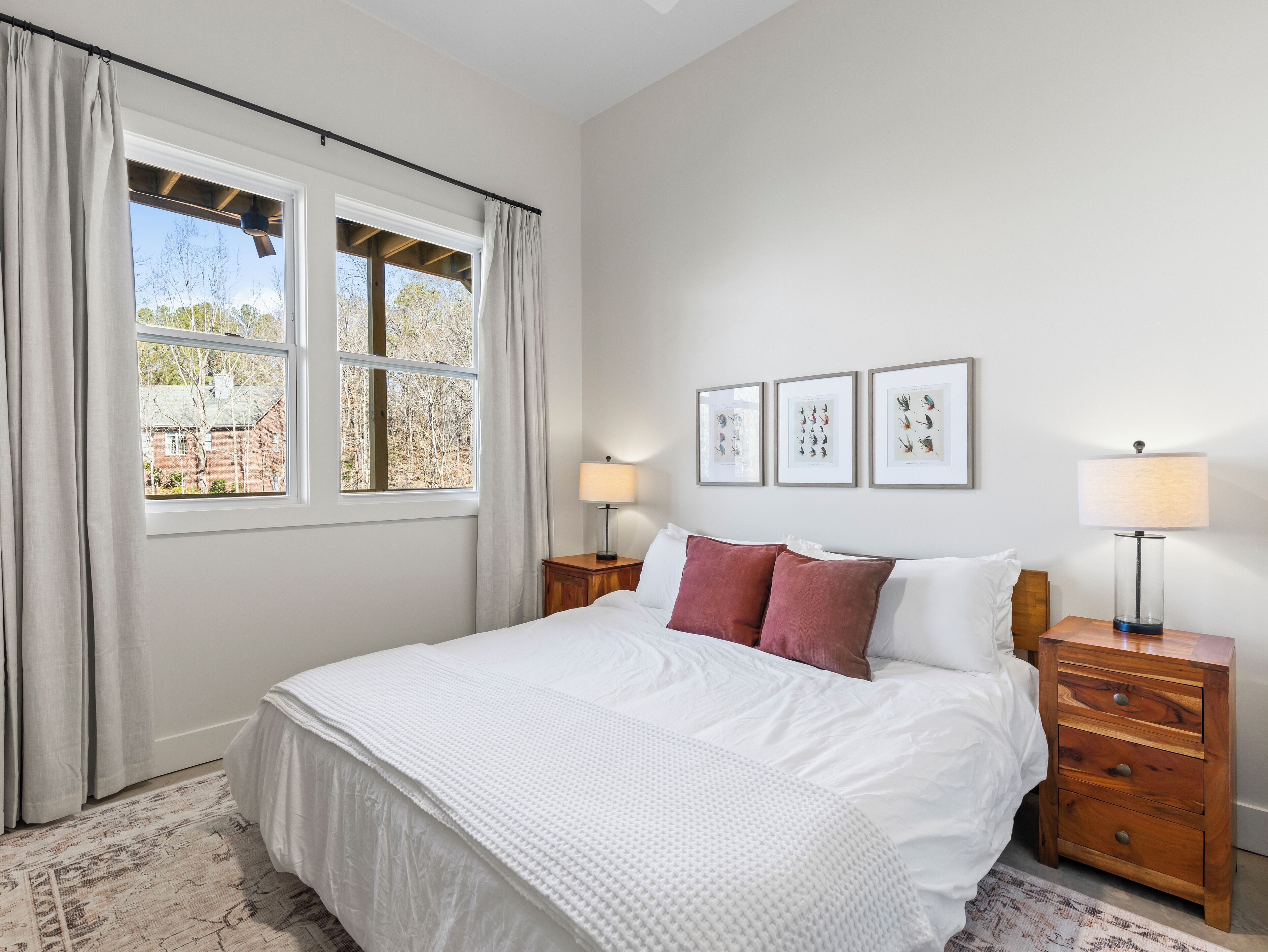 5 slaapkamers, een strijkplank/strijkijzer, wifi, beddengoed