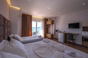Deluxe Studio Suite, Sea View