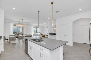 Villa, 6 chambres | Cuisine privée