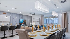 Vila, beberapa kamar | Tempat makan