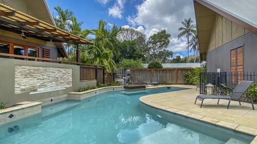 Pure Magnetic Villa 10