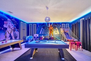 Villa, plusieurs chambres | Salle de jeux