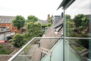 Exterior - Sleek and Stylish 1BD Apt w/ Balcony, Hammersmith (London)