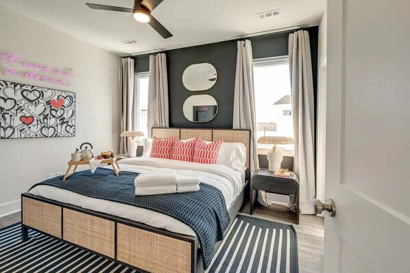 5 bedrooms, free WiFi, bed sheets