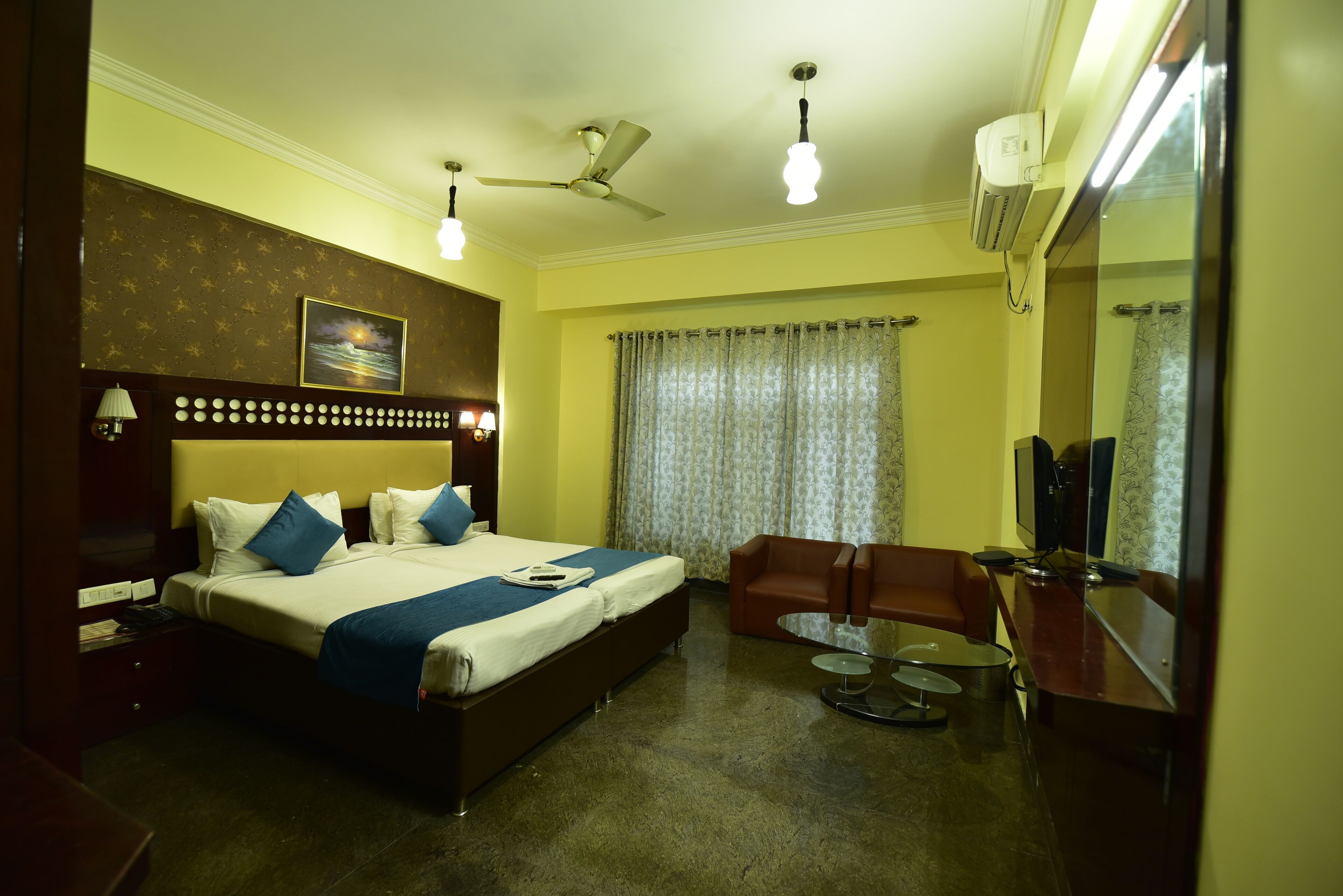 Kamar Double Deluks | Ruang kerja ramah laptop dan Wi-Fi gratis