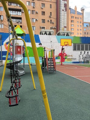 Apartment, 1 Bedroom, Accessible, Smoking | Children’s area