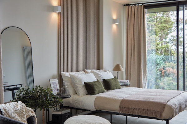 Superior Studio, 1 Double Bed, Non Smoking | Blackout drapes, iron/ironing board, free WiFi