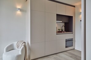 Superior Studio, 1 Double Bed, Non Smoking | Private kitchen | Electric kettle, toaster - Greenhill (Harrow)