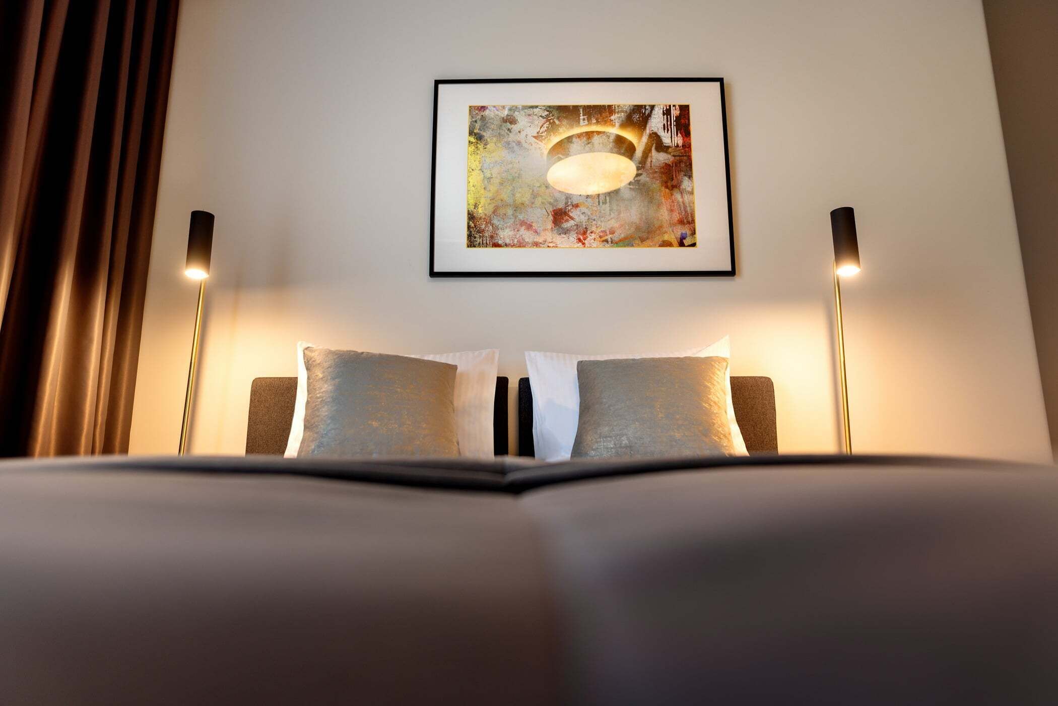 패밀리룸 | 노트북 작업 공간, 암막 커튼, 방음 설비, 다리미/다리미판