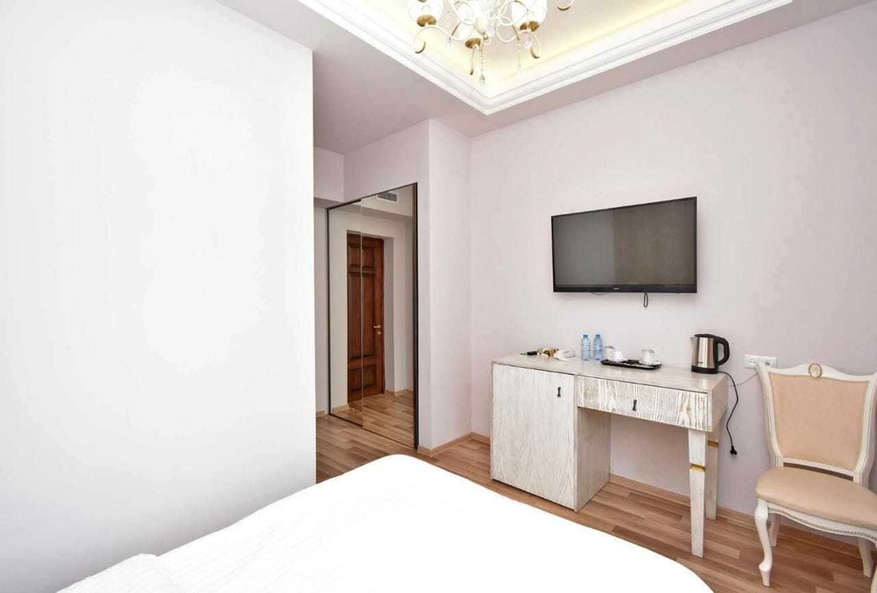 Standard Twin Room, Balcony | In-room safe, desk, blackout drapes, soundproofing