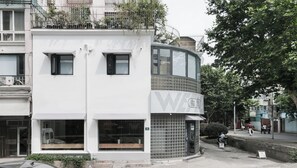 Front of property - Meow Hero Youth Hostel (Shanghai)