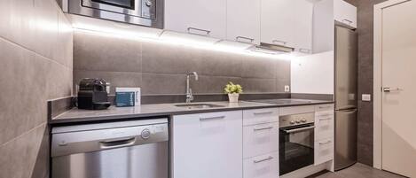 Fridge, microwave, oven, stovetop