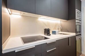Fridge, microwave, oven, stovetop