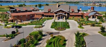Scenic Mountain Retreat – Golf, Pickleball, Relax