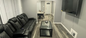 Charming 3-bedroom house in welcoming Detroit with WiFi, AC