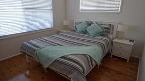 4 dormitorios, tabla de planchar con plancha, wifi gratis y ropa de cama