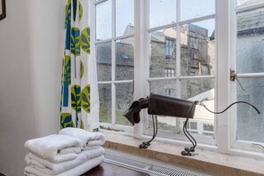 Interior - Historic Osborne House very close to the beach (The Quay)