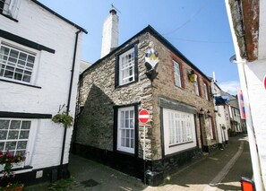 Exterior - Historic Osborne House very close to the beach (The Quay)