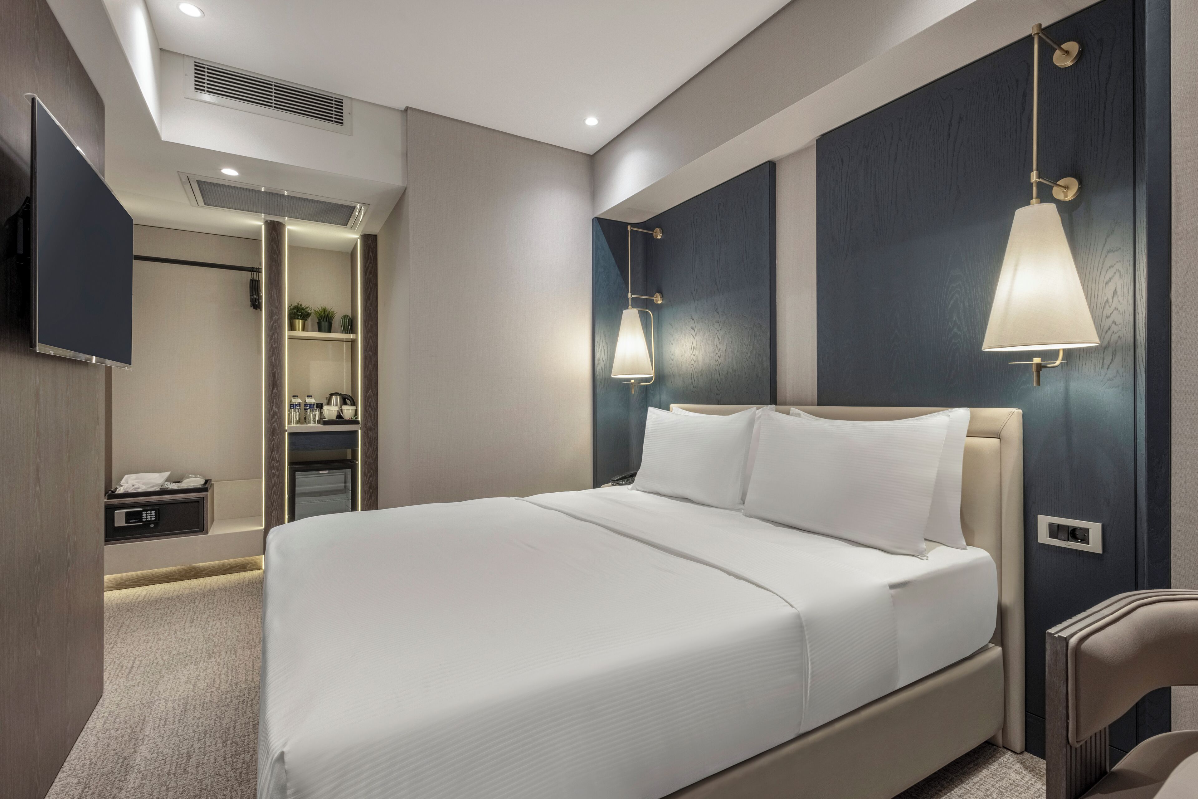 Egyptian cotton sheets, premium bedding, minibar, in-room safe