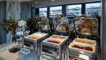Daily buffet breakfast (EUR 20 per person)