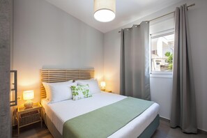 House, Pool View | 2 bedrooms, blackout drapes, soundproofing, iron/ironing board