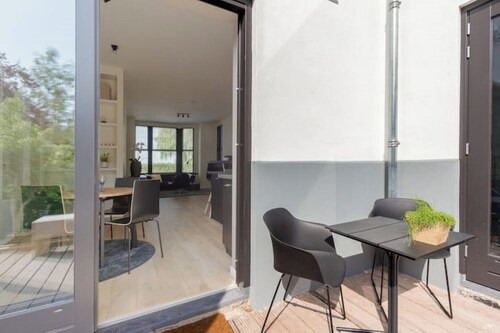 Amazing location - Modern designer apartment