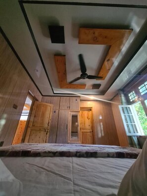 Deluxe Double Room, Mountain View | Living area - Rus Olive Lodge (Skardu)
