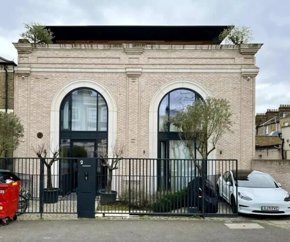 Facciata della struttura