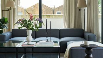 Apartment, 2 Bedrooms, Non Smoking | Living area | TV