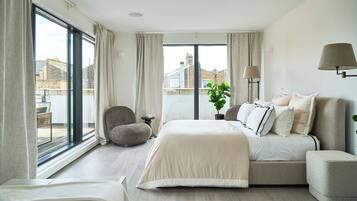 Apartment, 2 Bedrooms, Non Smoking | Blackout drapes, free WiFi, bed sheets