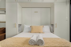 Caixa forta a l'habitació, planxa i posts de planxar i Internet 