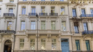 Exterior - Luxurious 3-Bedroom 280sqm center (Antwerp)