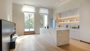 Private kitchen - Luxurious 3-Bedroom 280sqm center (Antwerp)