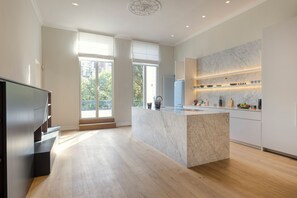 Private kitchen - Luxurious 3-Bedroom 280sqm center (Antwerp)