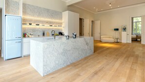 Private kitchen - Luxurious 3-Bedroom 280sqm center (Antwerp)