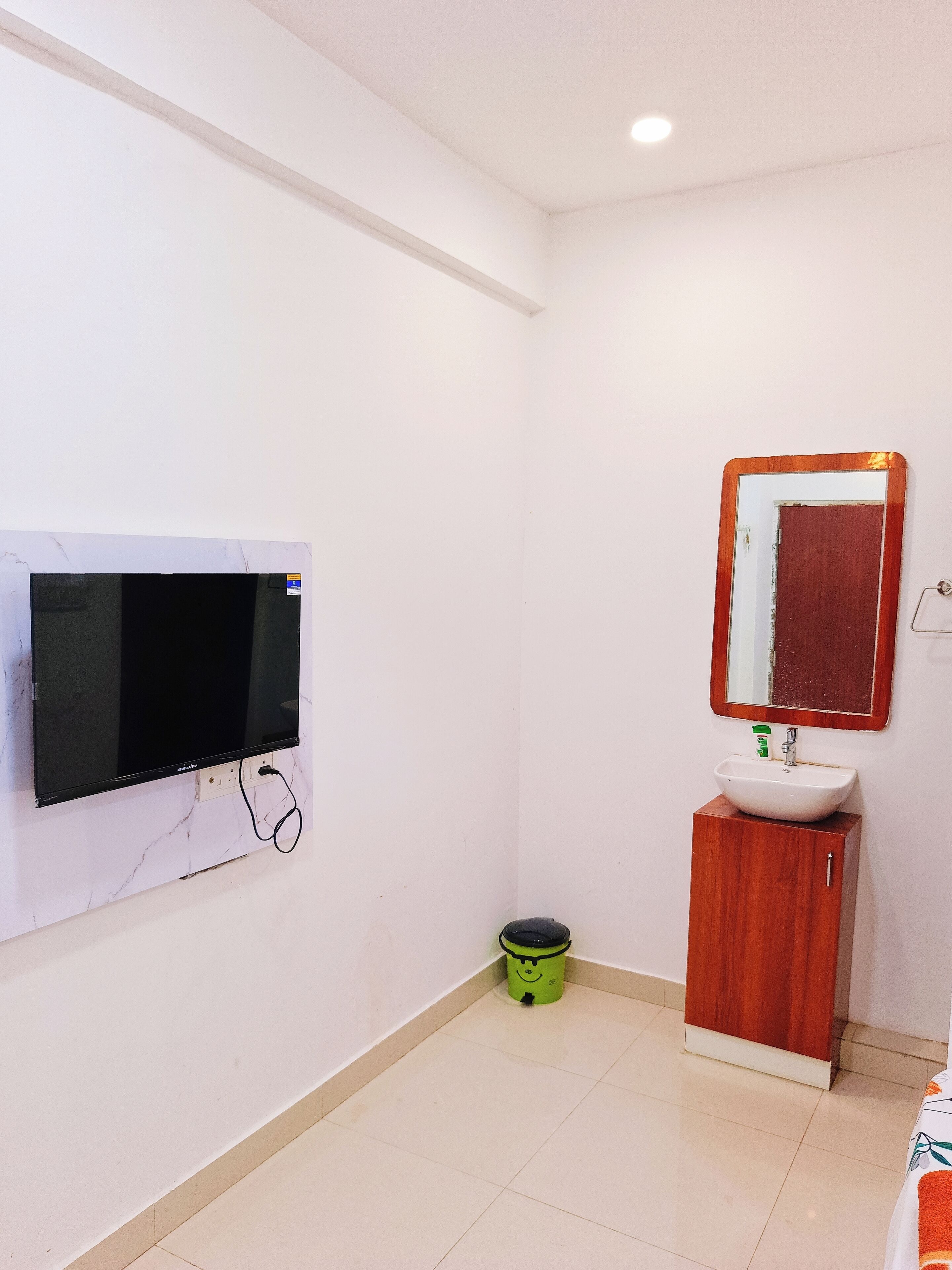 Deluxe Room, Balcony, Valley View | Free WiFi, bed sheets