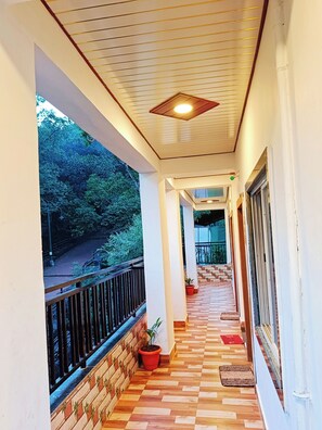 Lobby - Janani Niwas Matheran (Karjat)