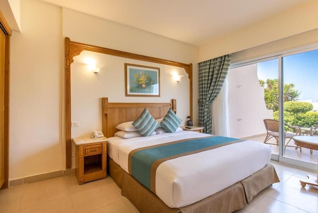 Family Suite | In-room safe, free cots/infant beds, free WiFi, bed sheets