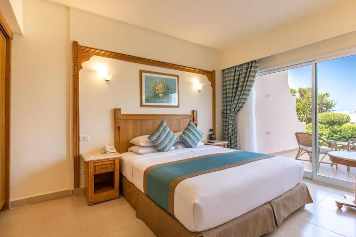 In-room safe, free cots/infant beds, free WiFi, bed sheets